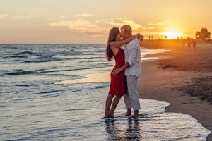 kiss to the sea